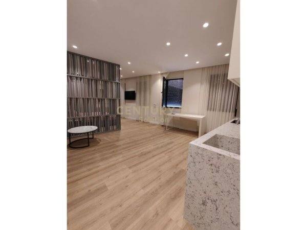 Tirane, jap me qera garsonier , 70 m² 500 € (Liqeni i Thatë)