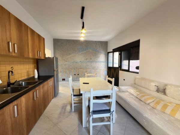 Durres, jepet me qera apartament 2+1 Kati 2, 68 m² 450 € (Prane Muzeumit, Durres)