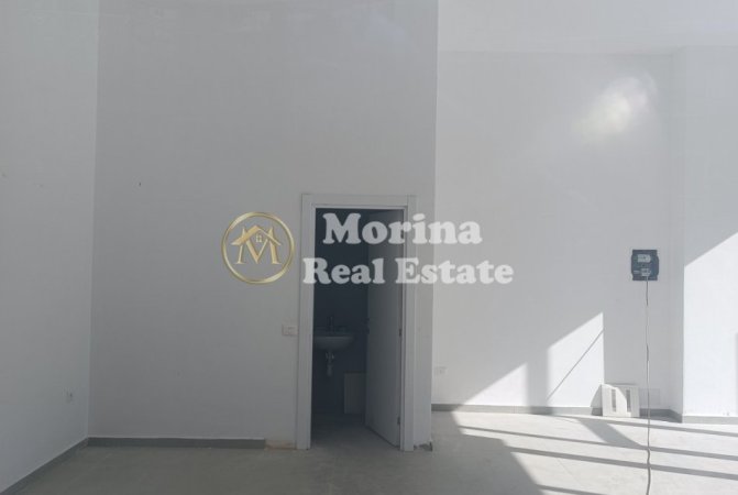 Tirane, jepet me qera dyqan Kati 0, 70 m² 1.600 € (Farmacia 10)