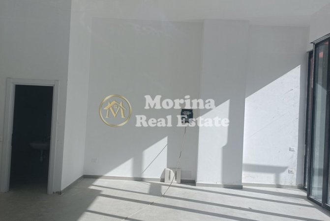 Tirane, jepet me qera dyqan Kati 0, 70 m² 1.600 € (Farmacia 10)