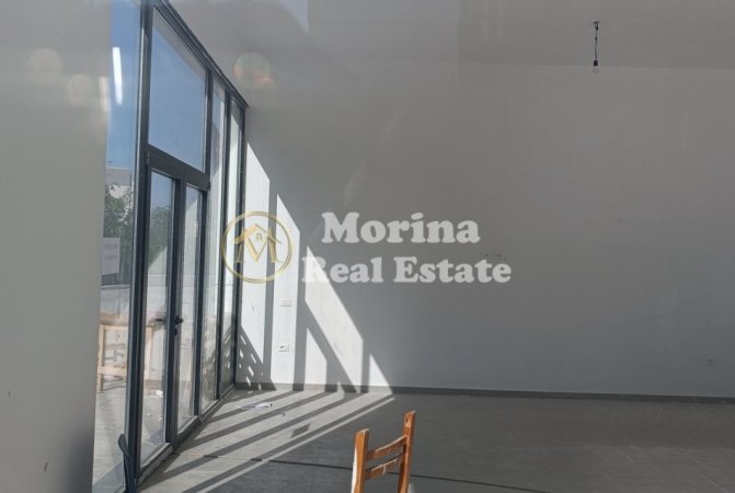 Tirane, jepet me qera dyqan Kati 0, 70 m² 1.600 € (Farmacia 10)