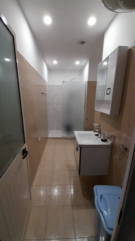 Tirane, Apartament 1+1 per qira  Kati 1, 74 m² 590 € (9 kateshet)