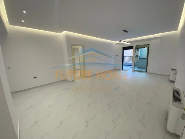Tirane, jepet me qera ambjent biznesi Kati 2, 158 m² 1.600 € (Rruga e Kosovarëve)
