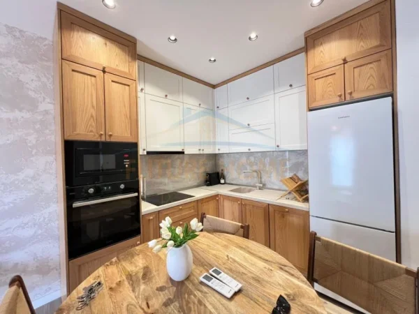 Gjiri Lalezit | Hamallaj, shitet apartament 1+1 Kati 2, 82 m² 230.000 € (gjiri lalezit)