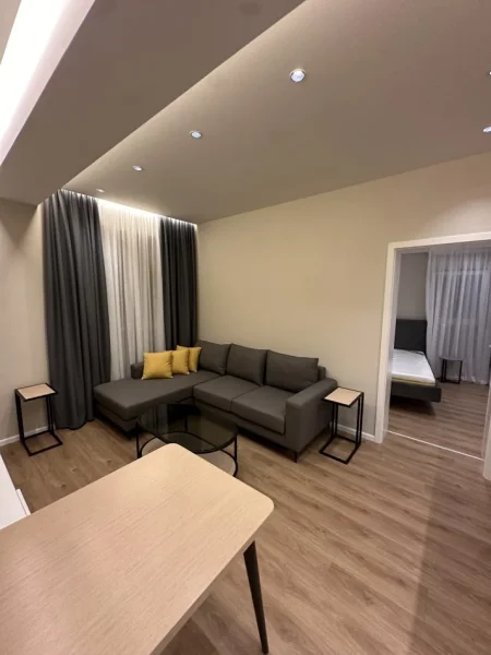 Tirane, jepet me qera apartament 1+1+Ballkon Kati 7 (Pashko Hysa)