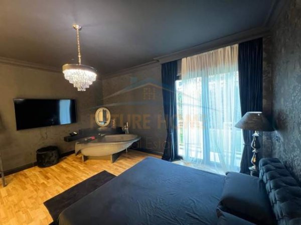 Tirane, shitet apartament 2+1 Kati 1, 127 m² 370.000 Euro
