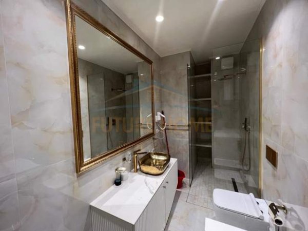 Tirane, shitet apartament 2+1 Kati 1, 127 m² 370.000 Euro