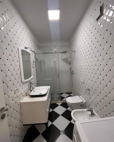 Tirane, jepet me qera apartament 1+1+BLK Kati 6, 60 m² 450 Euro (Ali Demi)