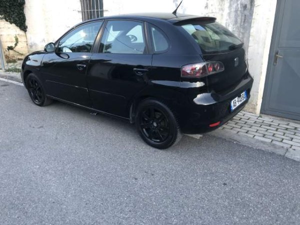Tirane, shes makine Seat Seat Ibiza Viti 2006, 2.700 Euro