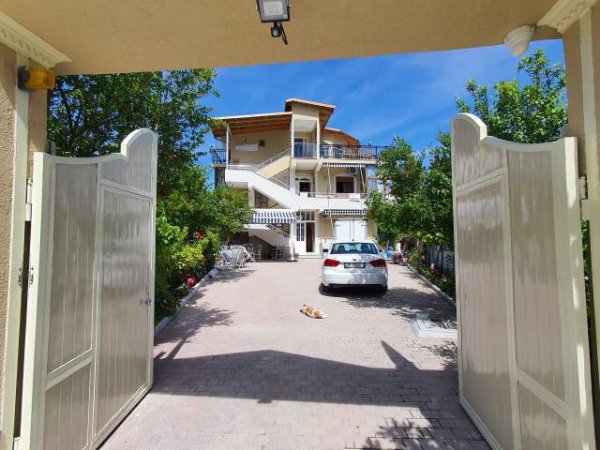 Durres, shitet Vile ne plazh 3 Katshe Kati 3, 440 m² 250.000 Euro (Rruga Apulia Plazh Durres)