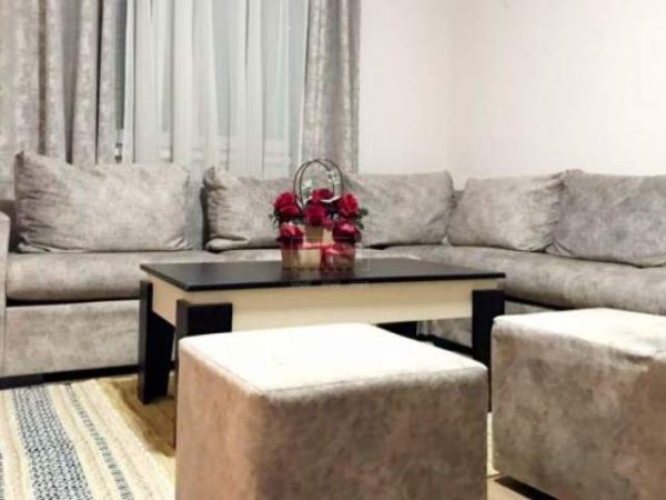 Tirane, jepet me qera apartament 2+1+BLK Kati 1, 75 m² 650 Euro (21 Dhjetori)