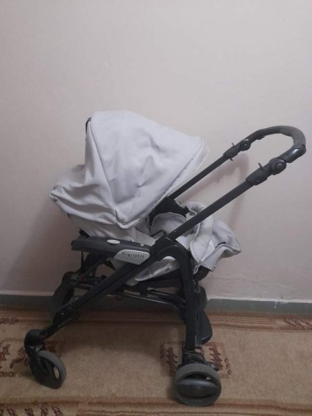 Tirane, Shitet Set karroce per beba 10000 Leke