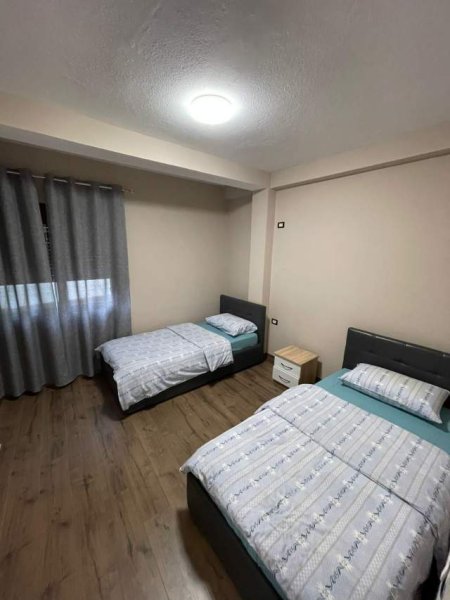 Tirane, jepet me qera apartament 2+1 Kati 1, 80 m² 550 Euro (Don Bosko)