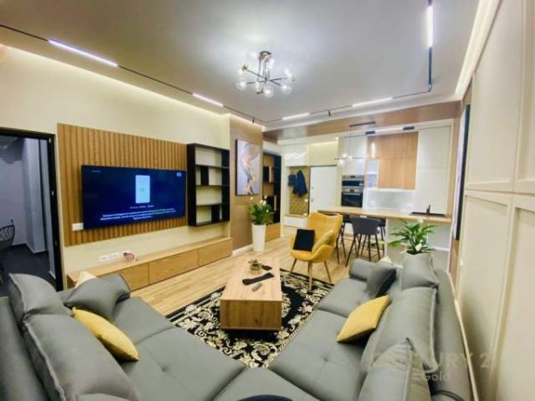 Tirane, jap me qera apartament 1+1+BLK Kati 5, 70 m² 800 Euro (rruga kavajes)