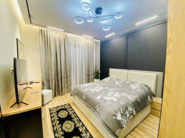 Tirane, jap me qera apartament 1+1+BLK Kati 5, 70 m² 800 Euro (rruga kavajes)