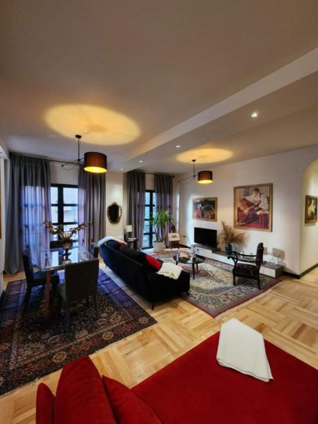 Super Apartament me qira mbi qendren Kristal Center