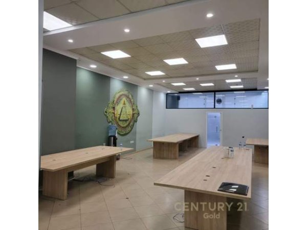 Tirane, jap me qera zyre Kati 0, 112 m² 1.200 Euro (bulevardi zogu i pare)