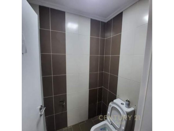 Tirane, jap me qera zyre Kati 0, 112 m² 1.200 Euro (bulevardi zogu i pare)