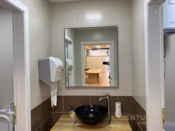 Tirane, jap me qera zyre Kati 0, 112 m² 1.200 Euro (bulevardi zogu i pare)