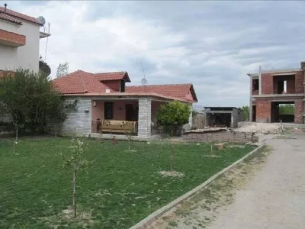 Kruje, Shitet Truall dhe Ndertese nje kateshe, Cmimi Fillestar 3.251.248 Leke (Luz)