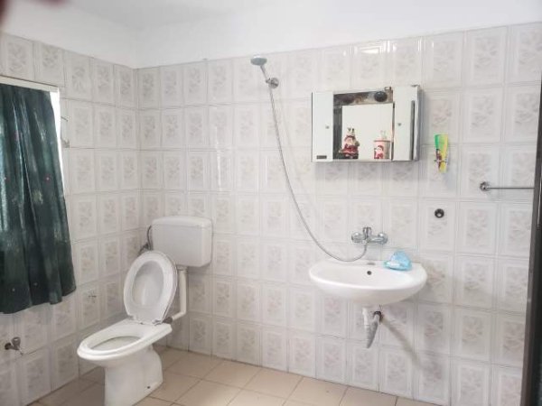 Tirane, jepet me qera apartament 2+1 Kati 1, 90 m² 400 Euro (Laprake)