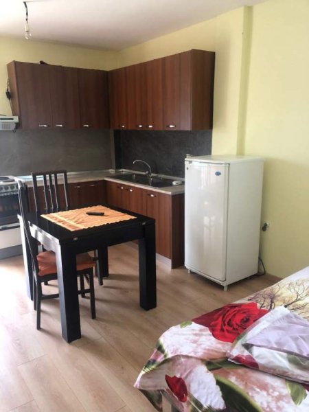 Tirane, jepet me qera garsonier 1+1 Kati 1, 45 m² 25.000 Leke (ish Poligrafiku)