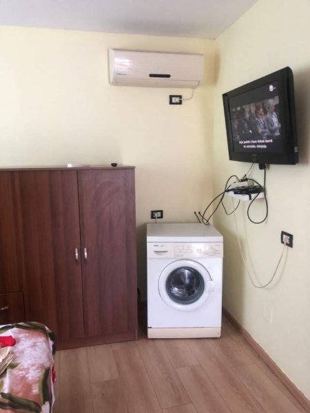 Tirane, jepet me qera garsonier 1+1 Kati 1, 45 m² 25.000 Leke (ish Poligrafiku)