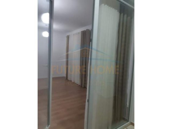 Tirane, jepet me qera apartament 2+1 Kati 9, 106 m² 500 Euro (Rruga e Dibres)