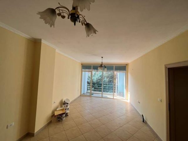 Tirane, shitet apartament 2+1+A+BLK Kati 1, 105 m² 115.000 Euro (RRUGA Kongreesi Manastirit)