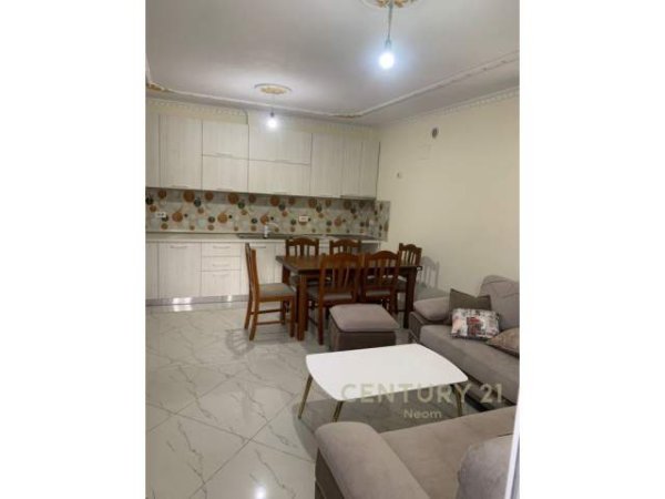 Tirane, jepet me qera apartament 2+1 Kati 1, 90 m² 420 Euro (SAUK)