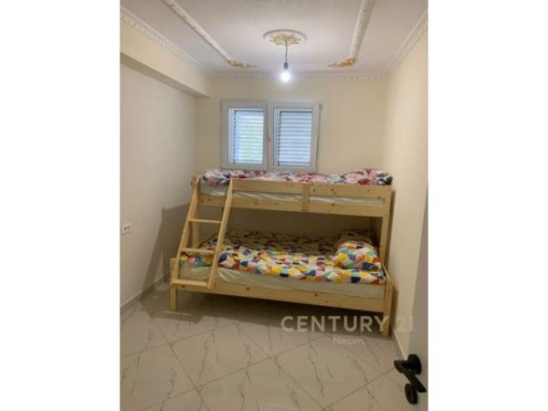 Tirane, jepet me qera apartament 2+1 Kati 1, 90 m² 420 Euro (SAUK)