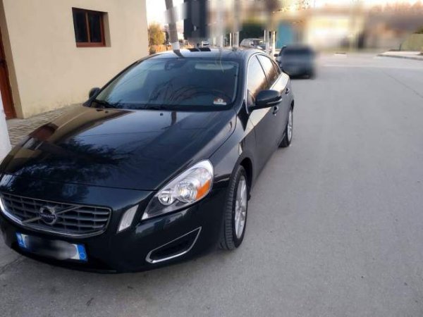Tirane, shitet makine Volvo S60 Viti 2013, 9.600 Euro