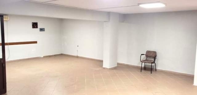 Tirane, jepet me qera ambjent biznesi Kati 1, 80 m² 330 Euro (Rr. Ylbere Bylykbashi (Pas Mondialit))