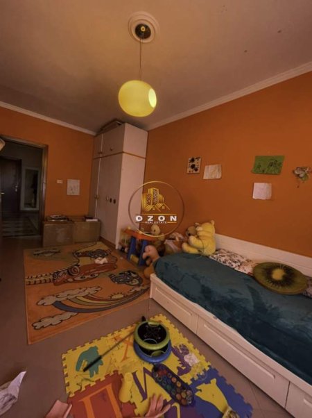 Tirane, jepet me qera apartament 2+1 Kati 9, 95 m² 700 Euro (Blloku)