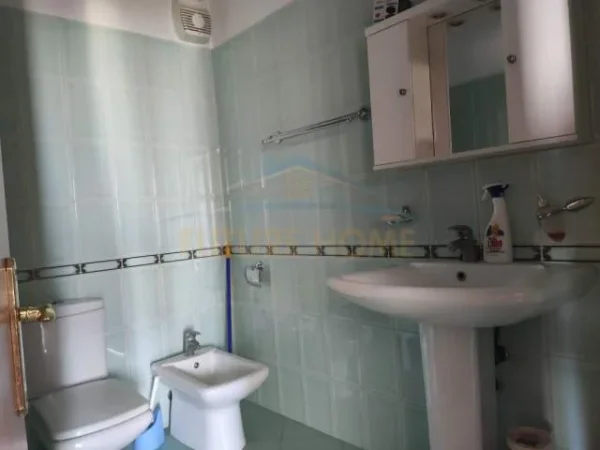 Durres, jepet me qera apartament 3+1+A+BLK Kati 9, 120 m² 450 Euro (Vollga, Durrës)