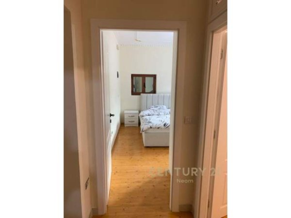 Tirane, jepet me qera apartament 2+1 Kati 1, 90 m² 420 Euro (SAUK)