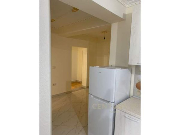 Tirane, jepet me qera apartament 2+1 Kati 1, 90 m² 420 Euro (SAUK)