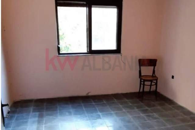 Tirane, shitet apartament 2+1 Kati 2, 75 m² 85.000 Euro (Rruga Frosina Plaku, 21 Dhjetori)