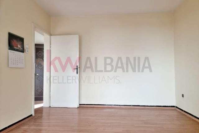 Tirane, shitet apartament 2+1 Kati 2, 75 m² 85.000 Euro (Rruga Frosina Plaku, 21 Dhjetori)