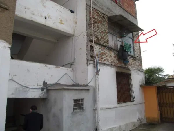 Shkoder, Shitet Apartament Kati 2, 80 m², Cmimi Fillestar 2,560,000 Leke (Lagjia "Guerrile")