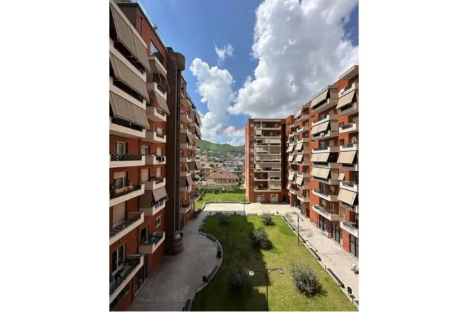 Tirane, shitet apartament 1+1 Kati 9, 70 m² (SELITE)