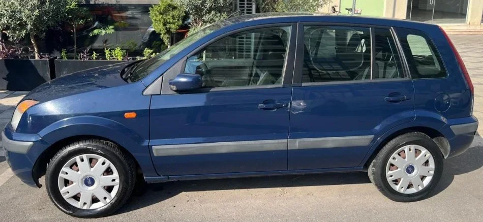 Tirane, shes makine Ford Fusion Nafte, blu manuale Kondicioner 186 km 2.800 €