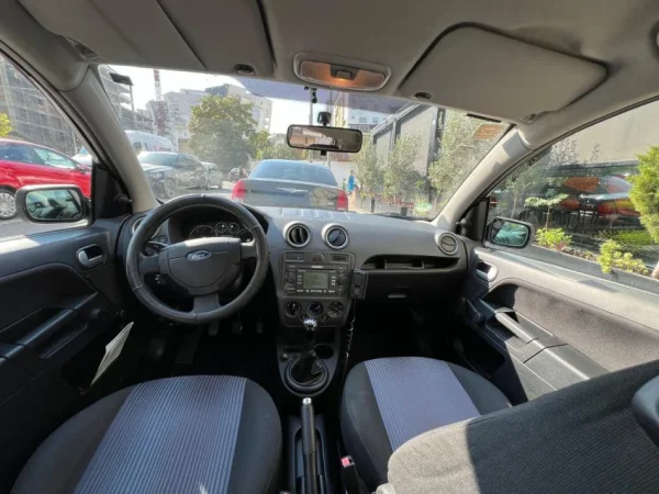 Tirane, shes makine Ford Fusion Nafte, blu manuale Kondicioner 186 km 2.800 €