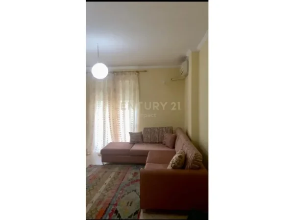 Tirane, jepet me qera apartament 1+1 Kati 4, 60 m² 530 € 