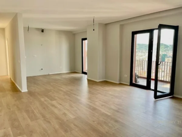 Tirane, jepet me qera apartament 2+1+Aneks+Ballkon Kati 16, 160 m² 2.100 € (Garden building)