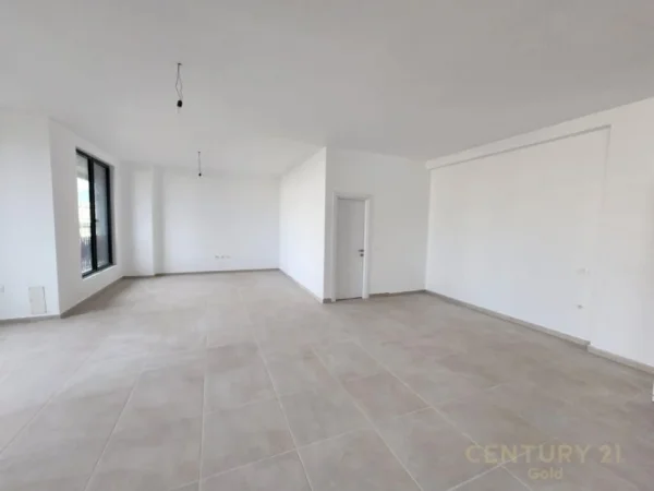 Tirane, jepet me qera zyre Kati 1, 136 m² 1.300 € (Pediatria,QSUT)
