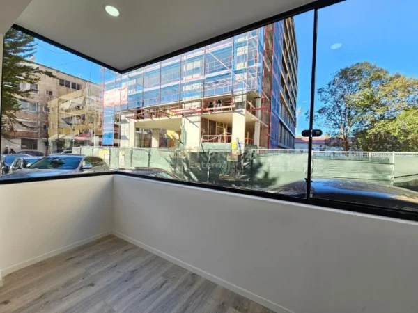 Tirane, jepet me qera ambjent biznesi Kati 0, 47 m² 700 € (Stadiumi Dinamo)