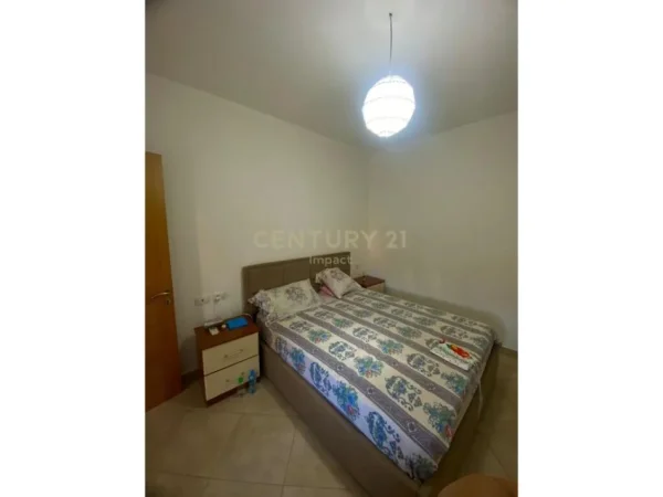 Tirane, jepet me qera apartament 1+1 Kati 4, 60 m² 530 € (Liqeni thate)