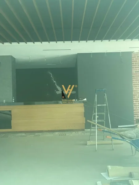 Tirane, jepet me qera  DYQAN 1.30 m² (UNAZA E RE) 1.800 EURO