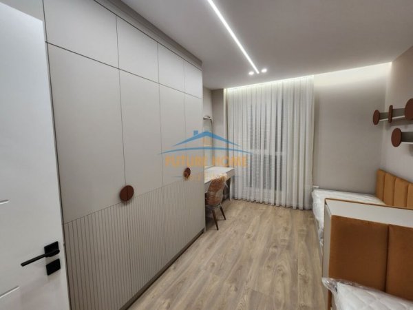 Tirane, jepet me qera apartament 2+1+Ballkon Kati 3, 116 m² 900 € (Don Bosko)